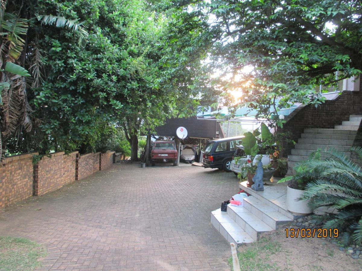 The Tree House Villa Mbombela Exterior photo